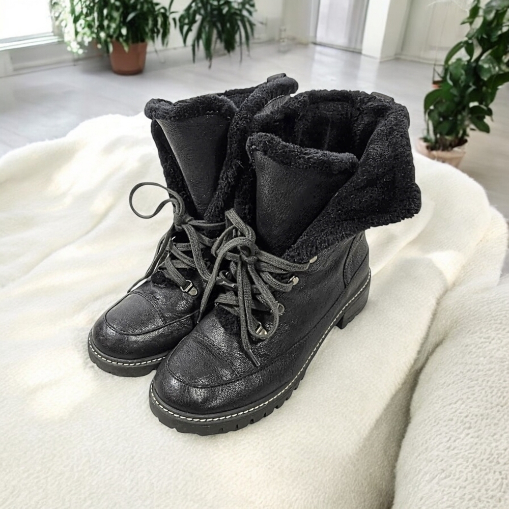 Stuart Weitzman The Luge Boot in Nero Indian Nappa Leather
